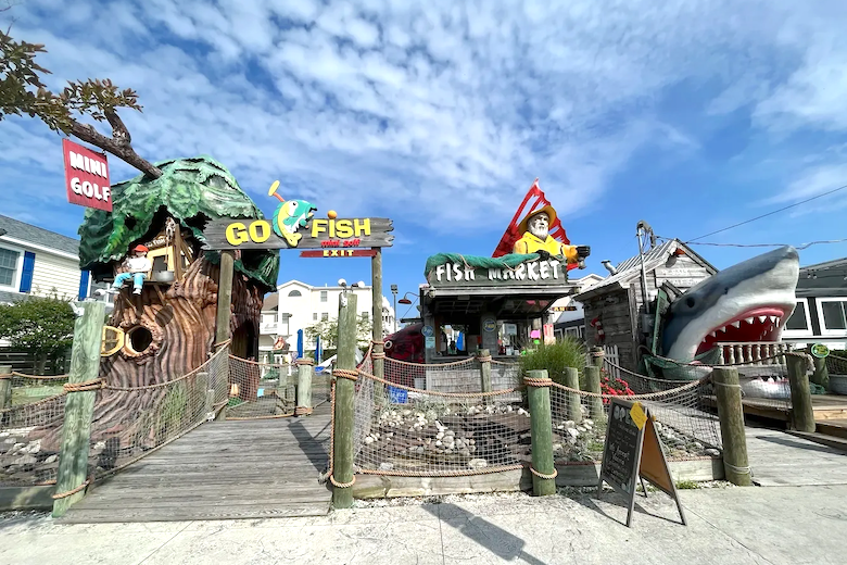 Things To Do Go Fish Mini Golf